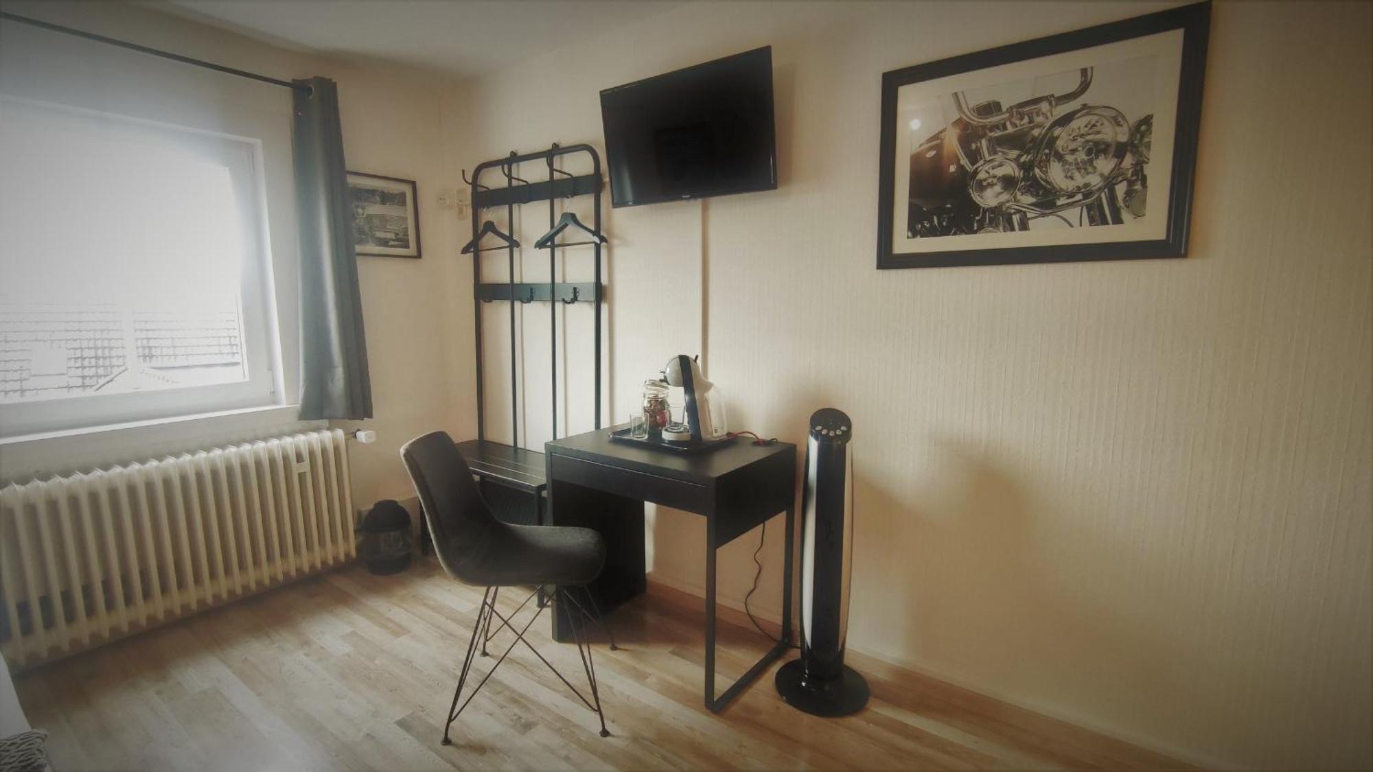 Roastineer Hotel Battenberg  Экстерьер фото