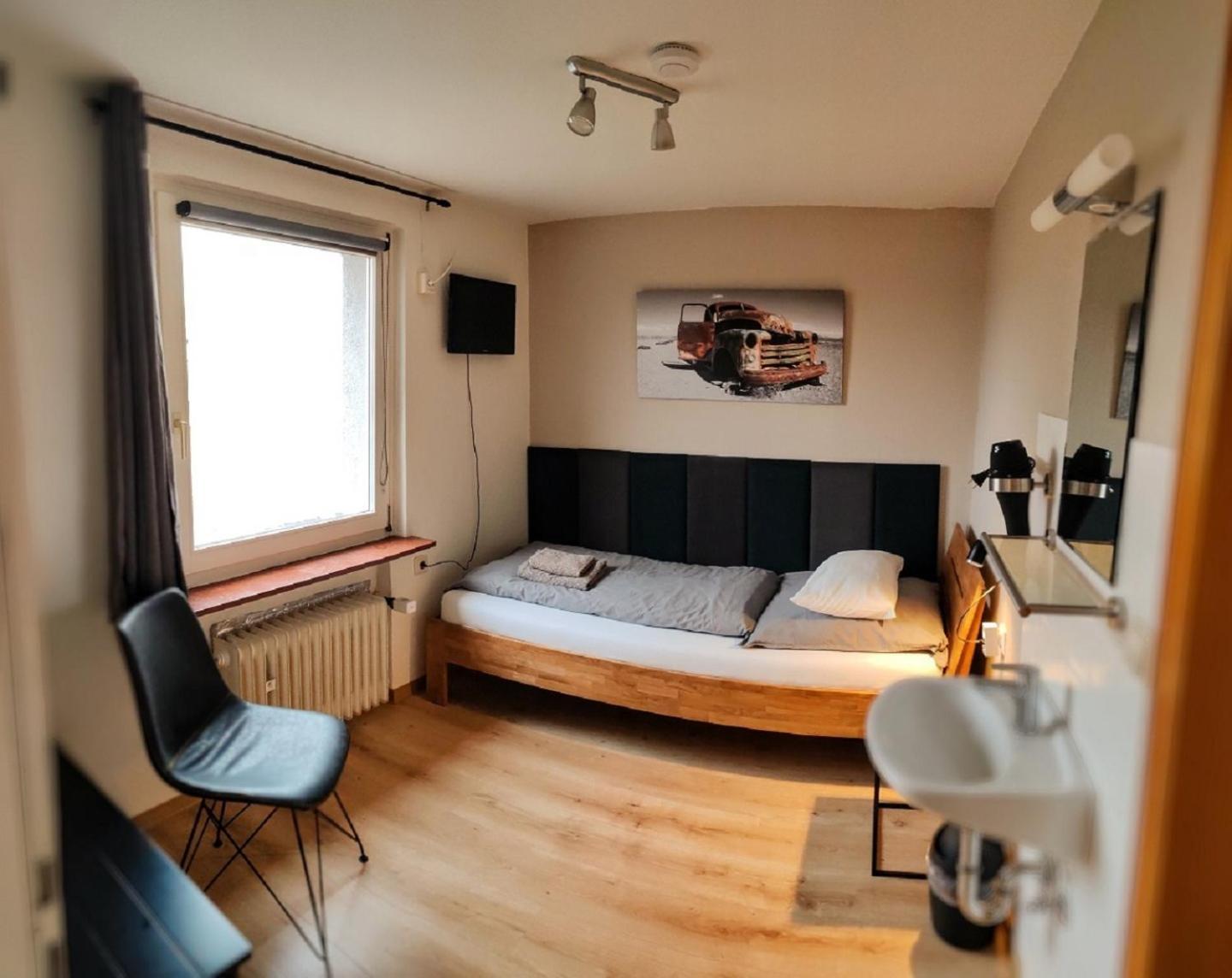 Roastineer Hotel Battenberg  Экстерьер фото